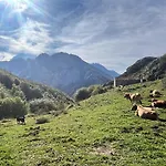 Treselcorral Inn Sotres